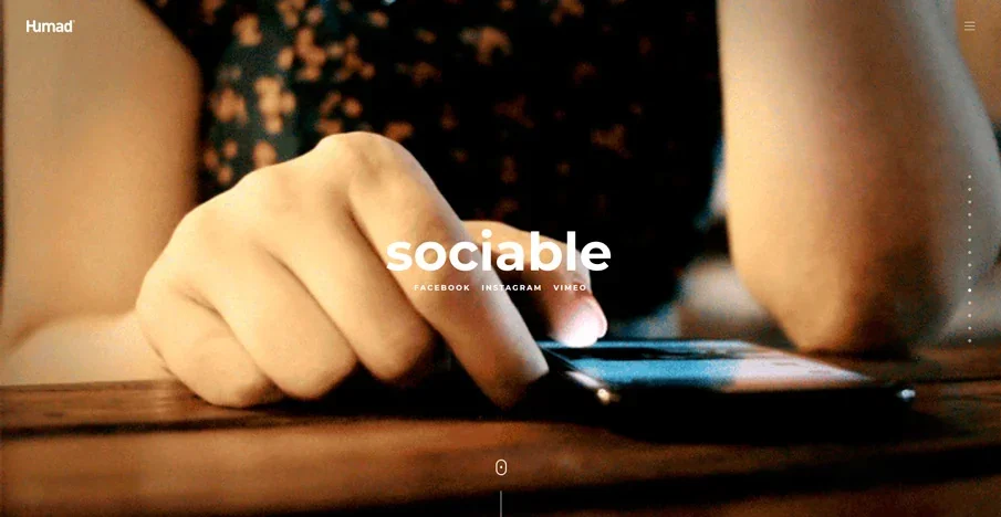 Pantalla «sociable» con la misma estructura de navegación.